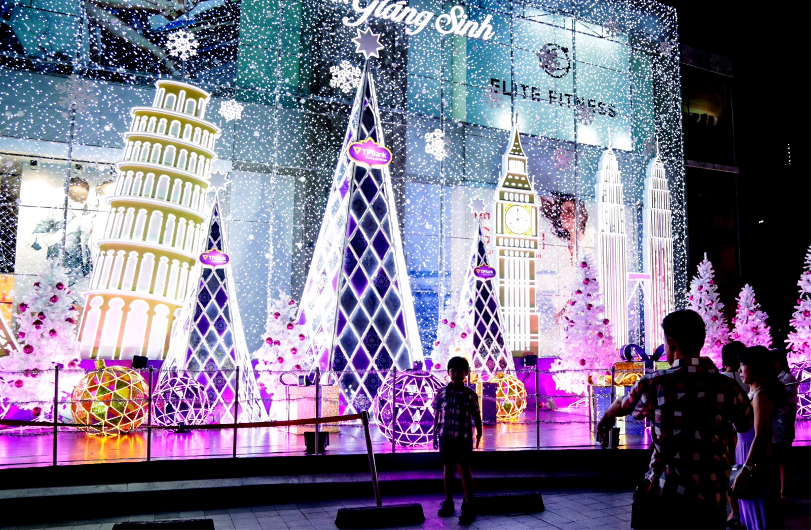TPBank đưa sắc màu “Giáng Sinh thế giới” đến với người Sài Gòn